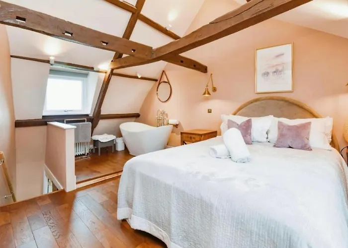 Rose & Star Cottage